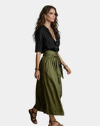 Dione | Jupe midi + chemise noire offerte