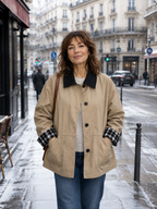 Jasélie | Veste à boutons avec détails contrastants
