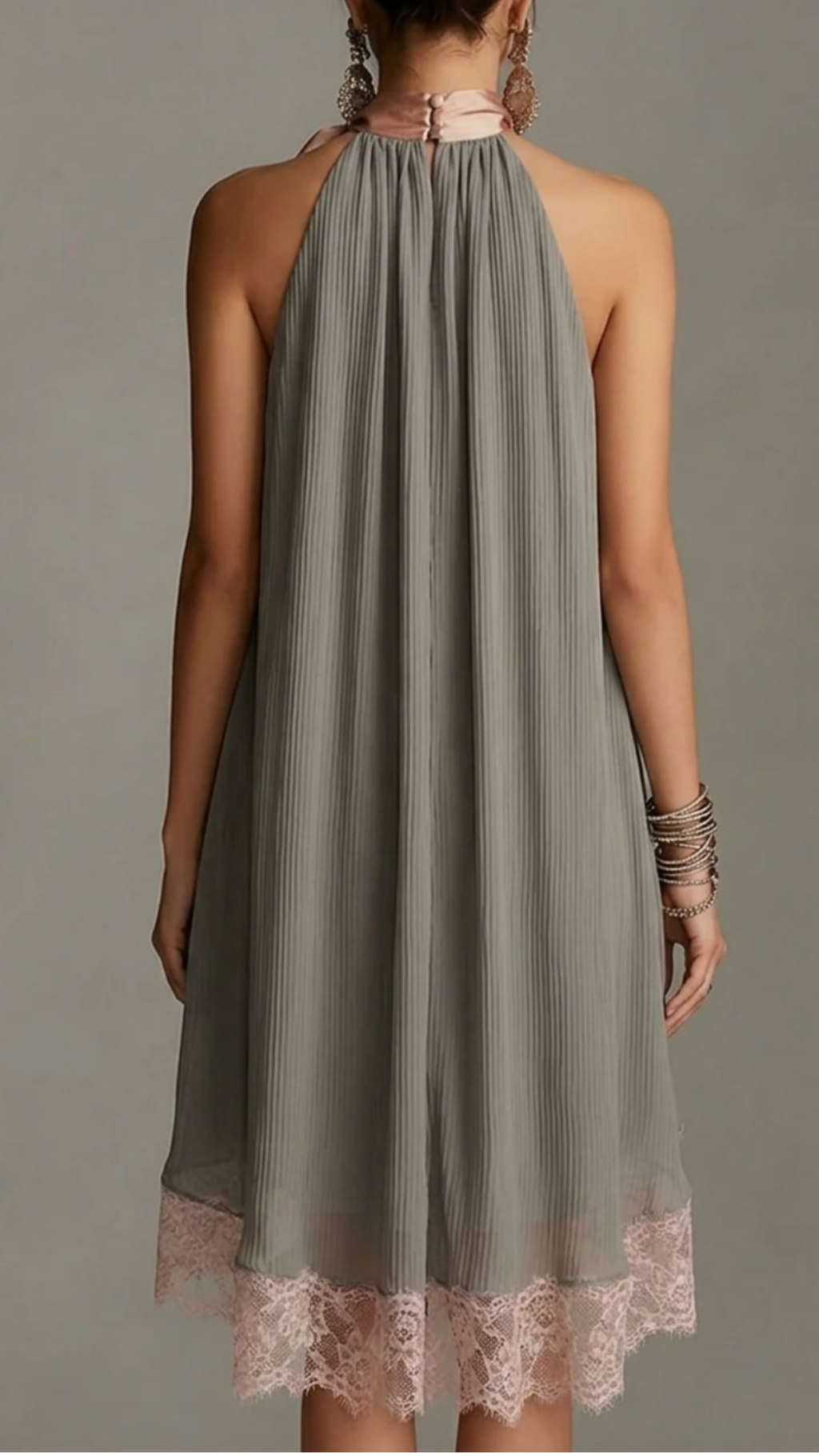 BEATRICE | ROBE MINI GRIS EN SATIN AVEC NOEUD ROSE ET LACE