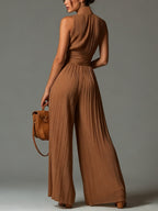 Claudia™ — Combinaison Plissée en Chiffon Marron